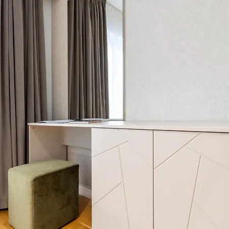 Luxuria Toff Dominium Apartment